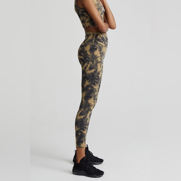 EUC Varley Let's Go Pocket Legging in Flaxen Tie Dye Size XS - Picture 2 of 7